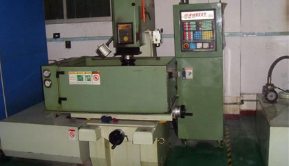 普通牧野火花機